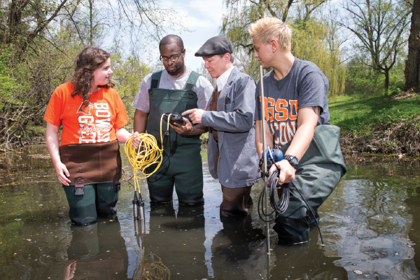 learn-bgsu-professor-students-field-expiraments