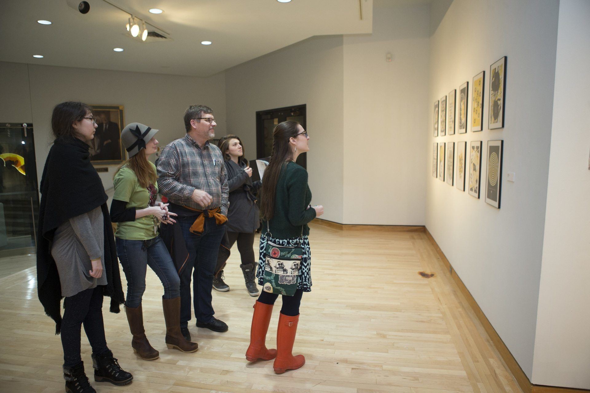 students in art gallery