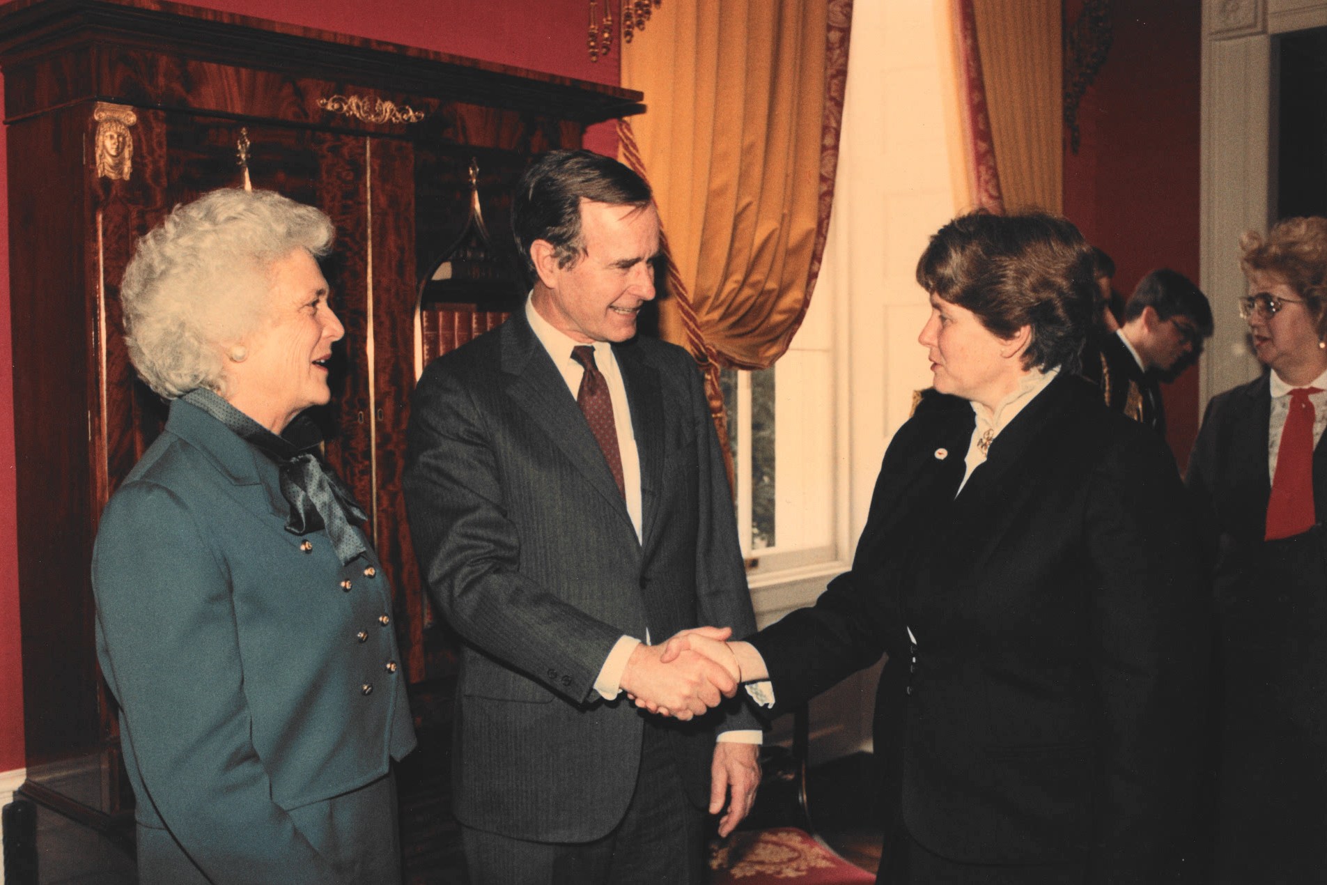 George-Barbara-Bush-1983-LAWRENCE