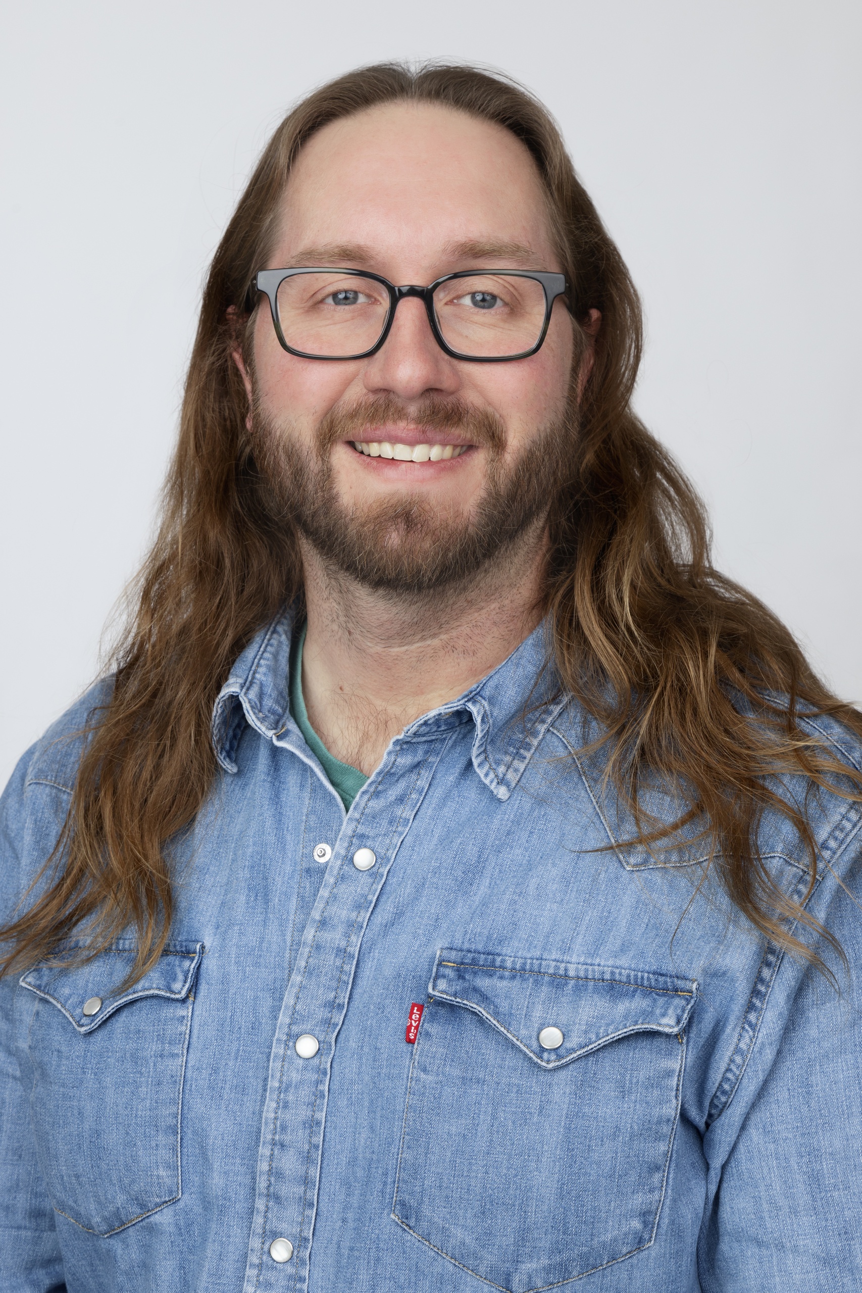 Headshot of Lucas Ostrowski