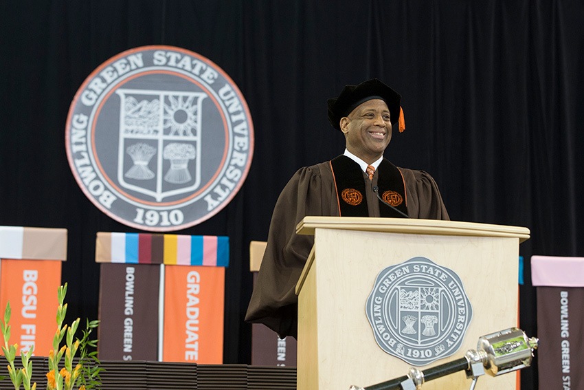 Mizell-Stewart-speaking-at-commencement