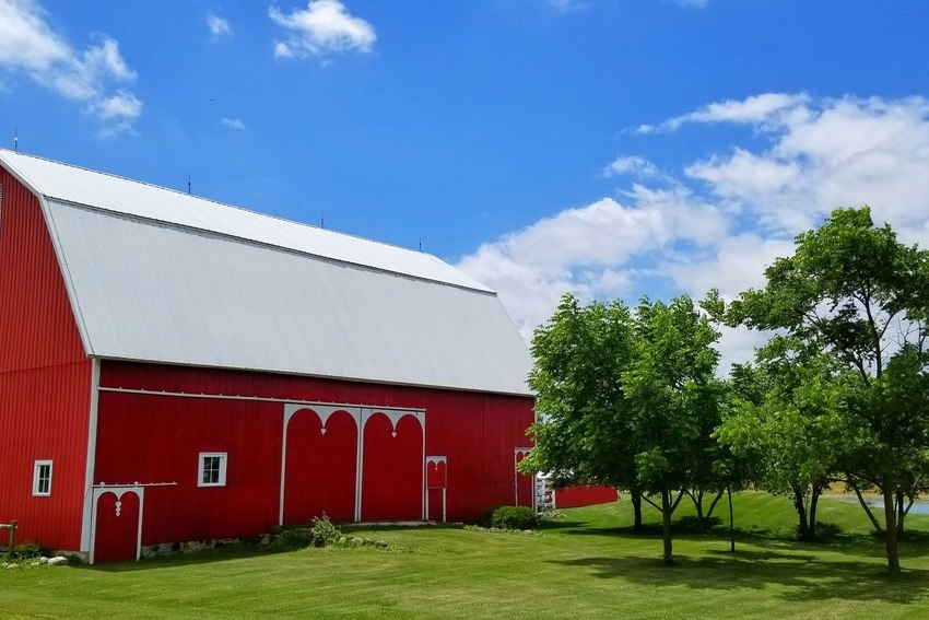 Sunny-Barn