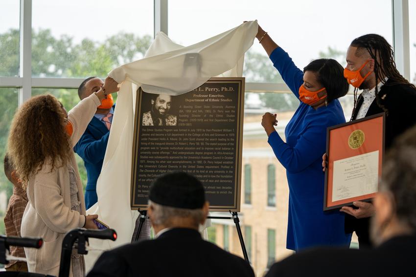 2021-09-23-Robert-L.-Perry-Veranda-Unveiling-17