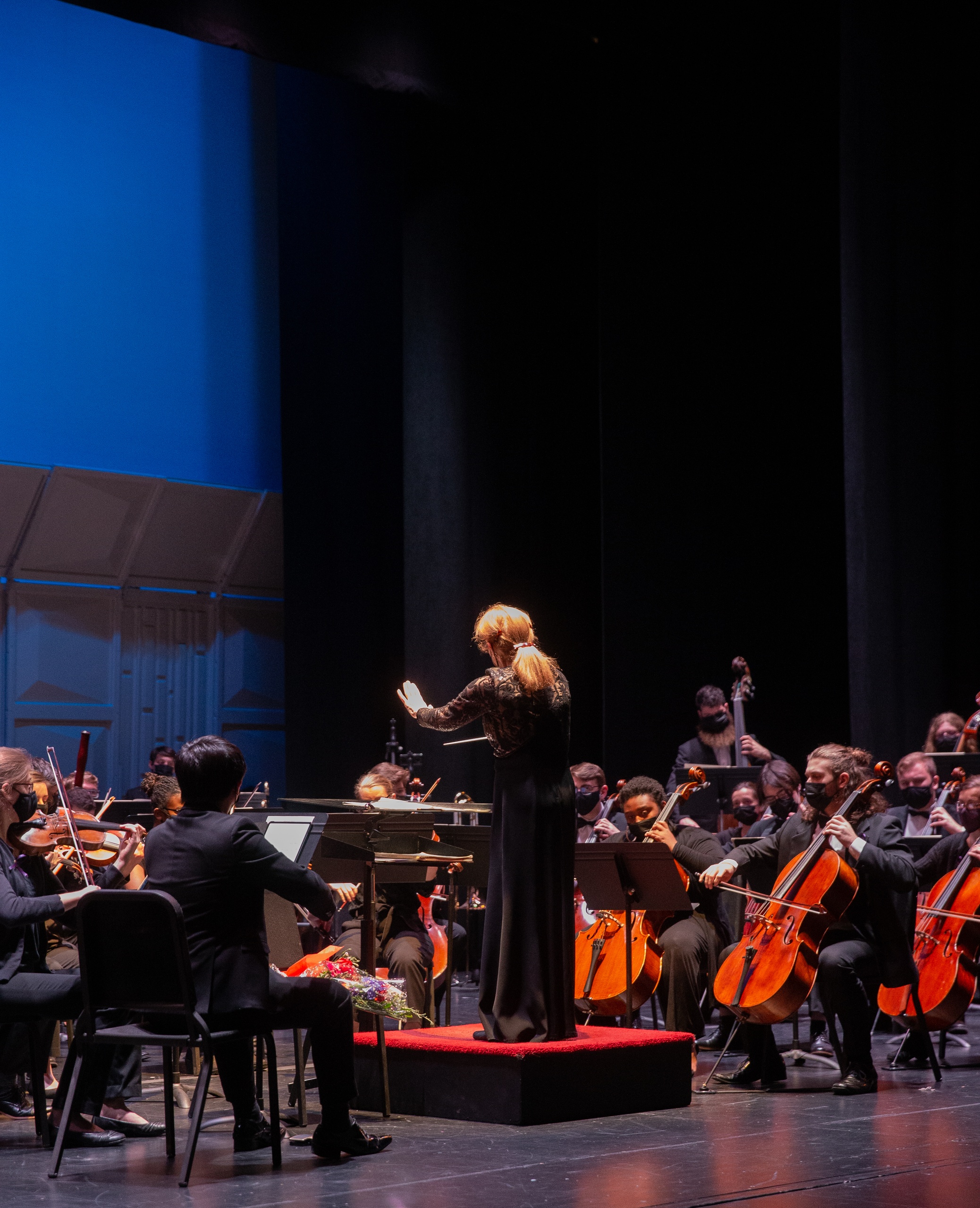 Conductor orchestrates an orchestra