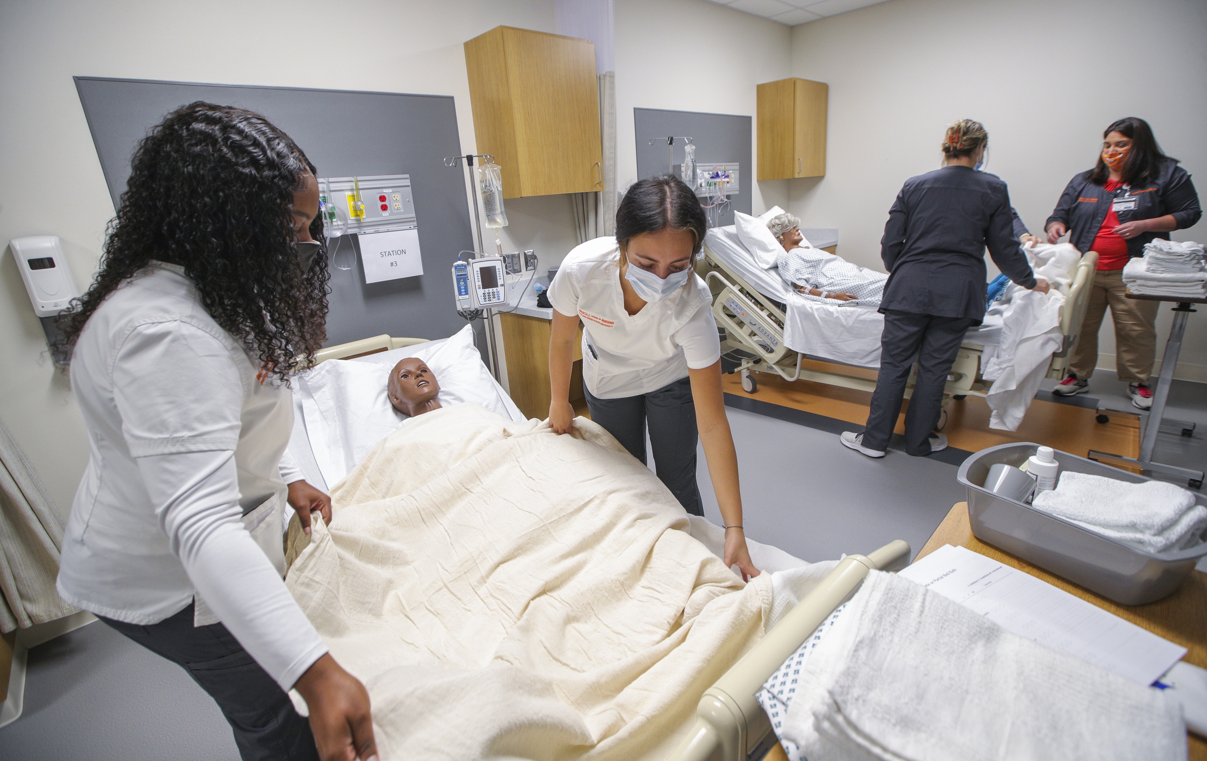 (Left-to-right) Dianna Cooper, a junior from Xenia, OH, works with Dalaina Williams, a junior from Vermilion, Ohio.