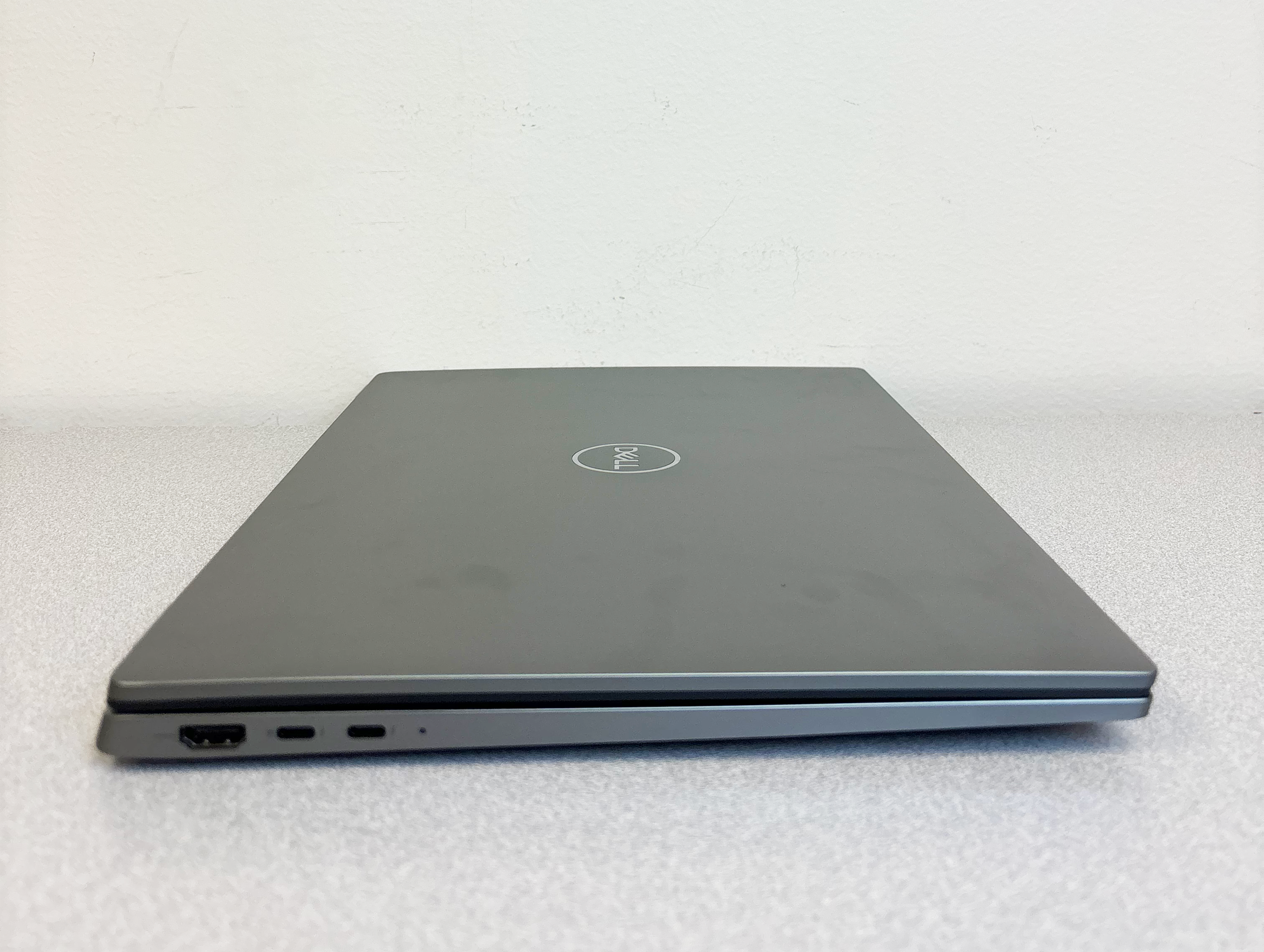 Dell Latitude leftsideview closed