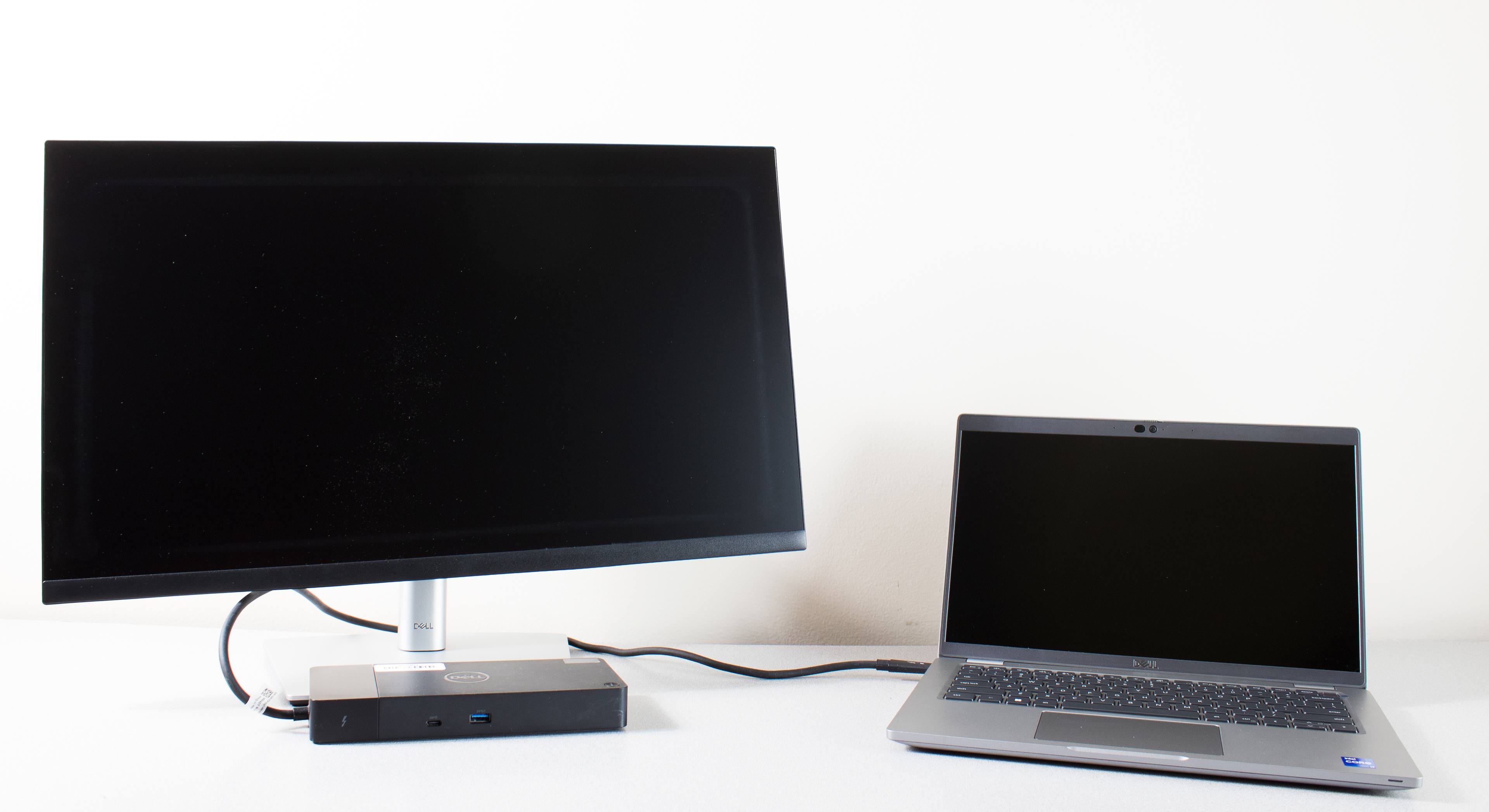 dell laptop with one monitor