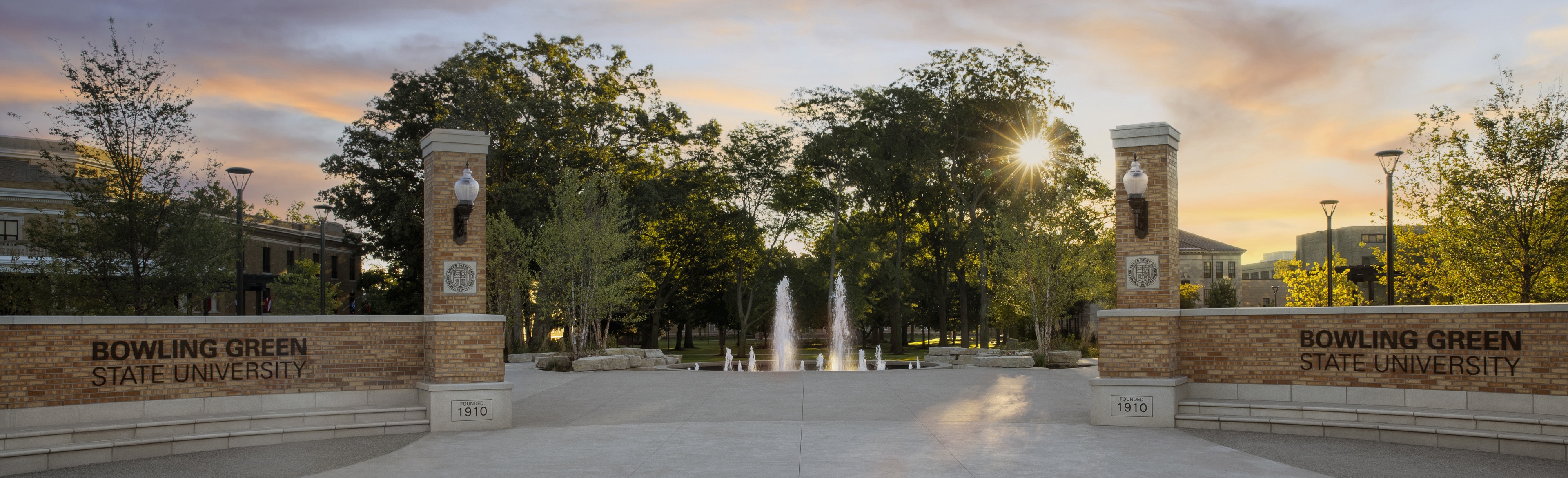 Alumni Gateway, sunrise, sun, sunflare, fountain, clouds, September 29, 2022, Bell2022