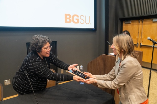 Lucia Myers Presents LIC Outstanding Faculty Award to Dr. Cynthia Ducar
