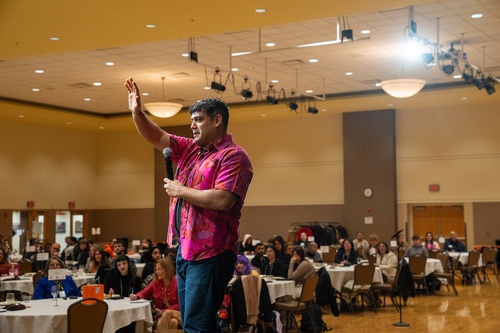 Speaker, Photojournalist, and Storyteller Saul Flores 