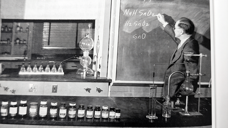image of Chemistry Faculty A.J. Hammer