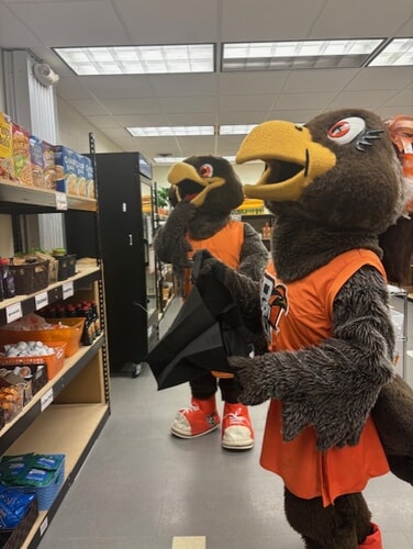 bgsu birds shopping at the falcon food pantry
