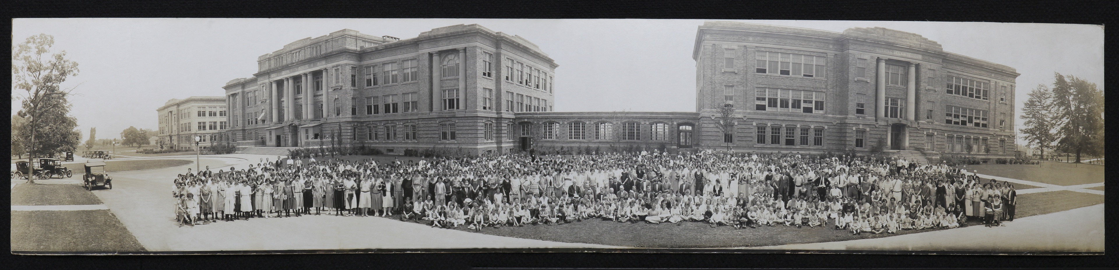  The Elementary School was the backdrop for a group photo in the 1920s.