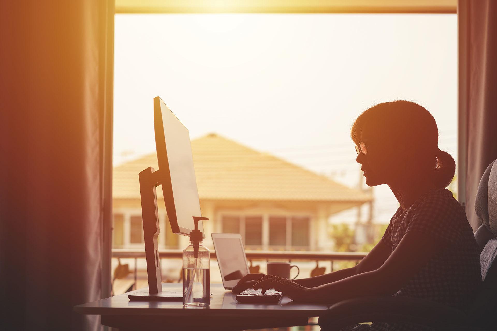 Young Women is working from home during Coronavirus