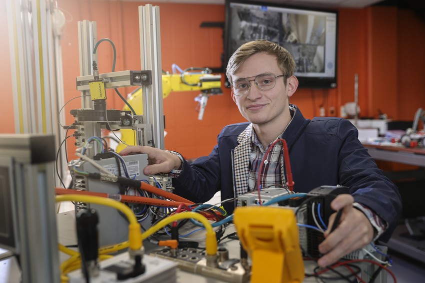 Ian Kennedy to begin career in robotics after graduating from BGSU