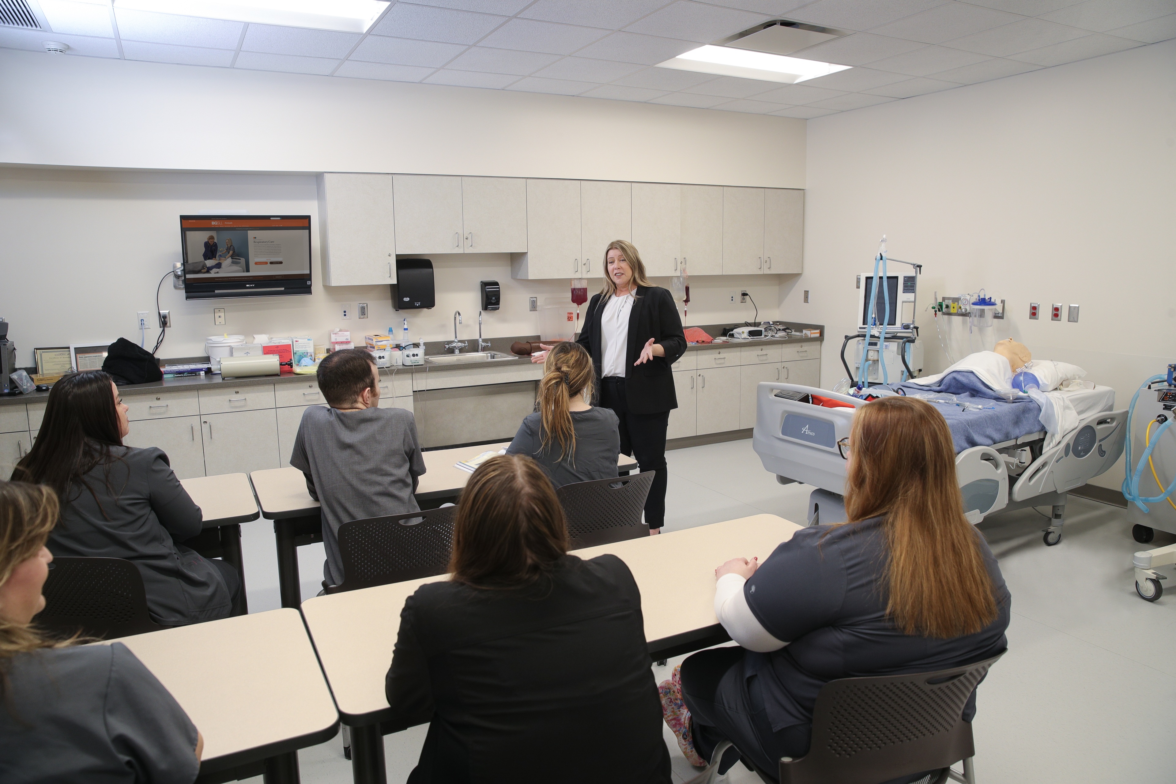 A lab session in the Allied Health Respiratory Care skills lab