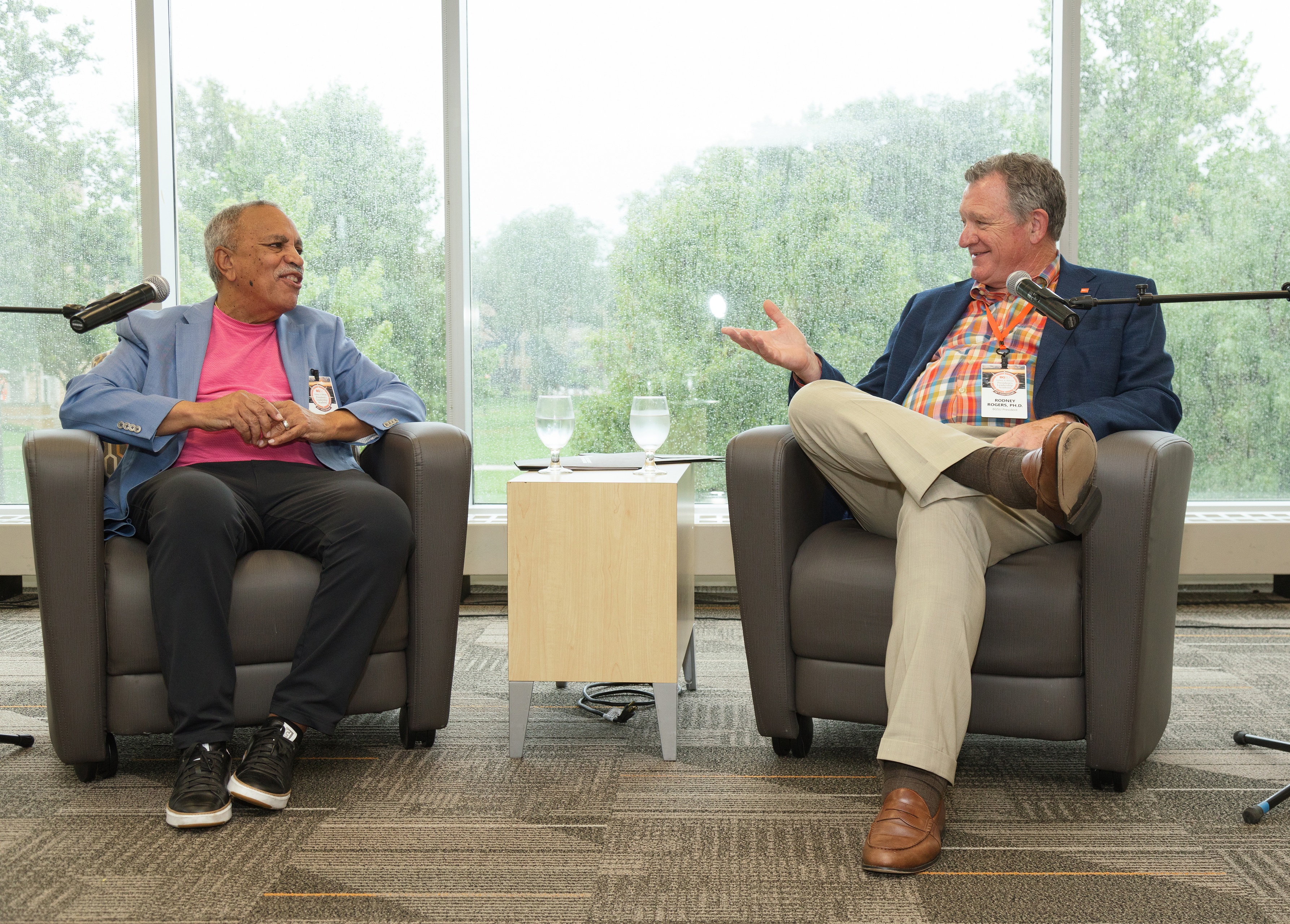 President Rodney K. Rogers and President Emeritus Sidney A. Ribeau hosted a President’s Leadership Dialogue during the 25th weekend celebration.(BGSU photo)