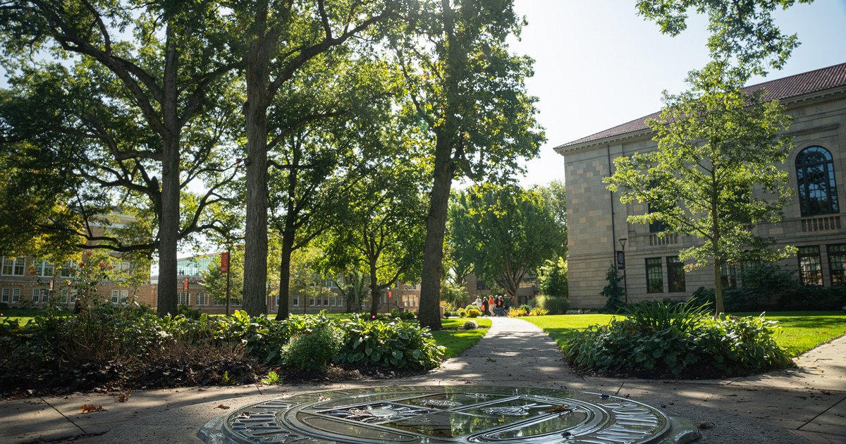 BGSU awarded Meta Data Center Community Action Grant to expand AI, immersive technology in the classroom