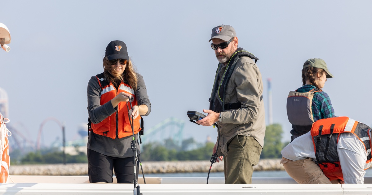 Scientist at BGSU finds toxins from algal blooms present in air samples