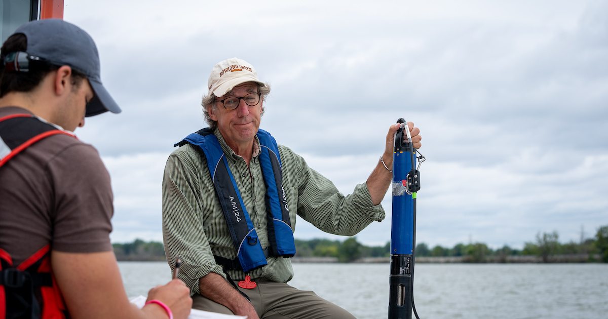 BGSU researcher co-authors global roadmap to combat toxic algal blooms