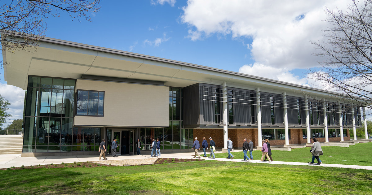BGSU marks completion of Engineering and Innovation Center renovation with ribbon-cutting ceremony