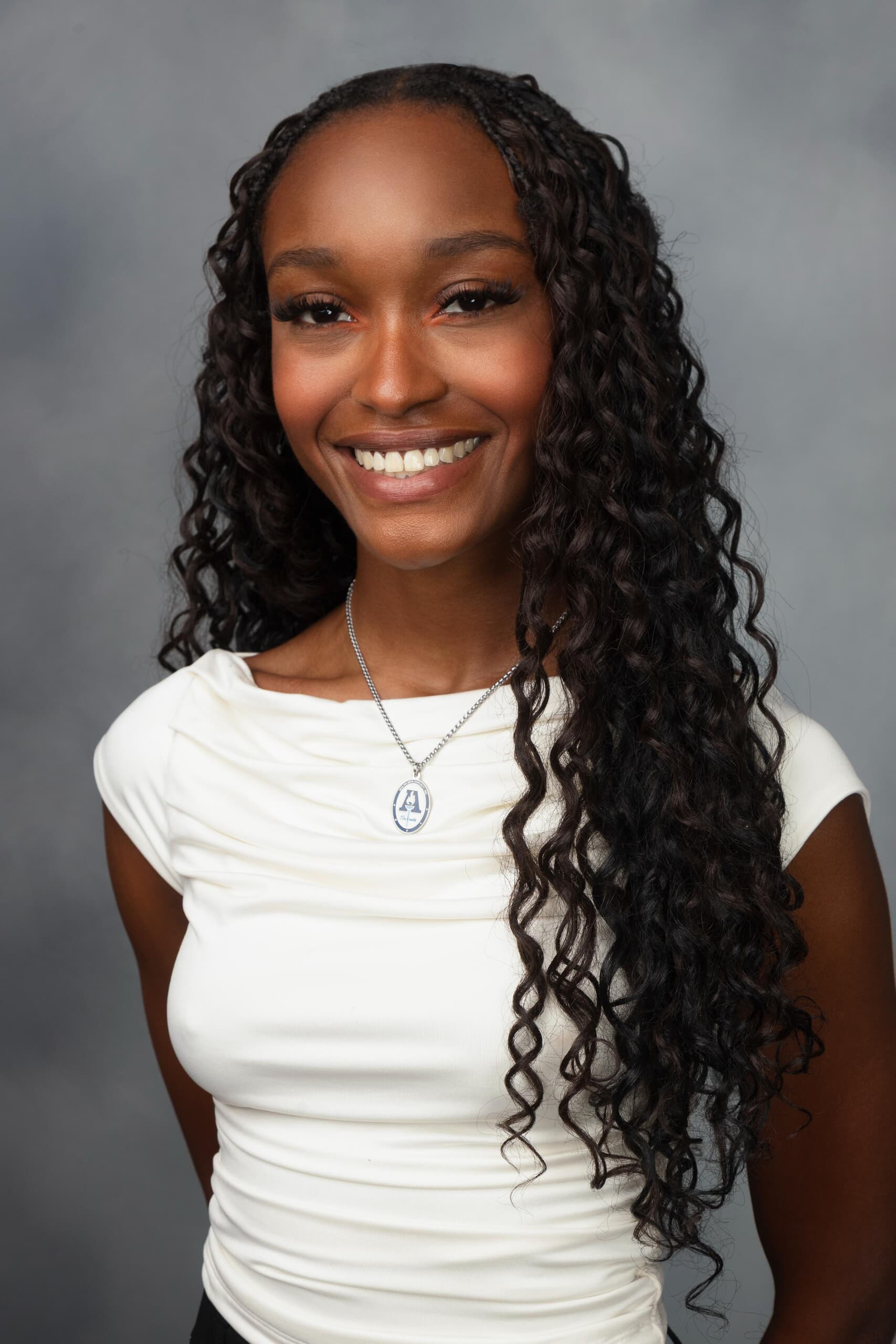 jade louis headshot