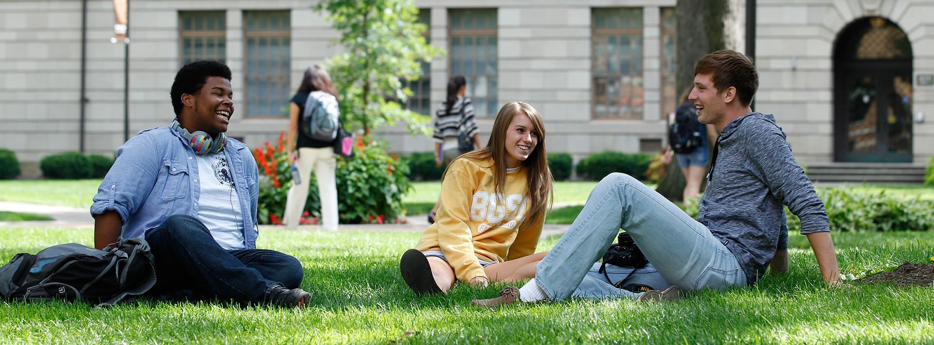 BGSU Students on Lawn
