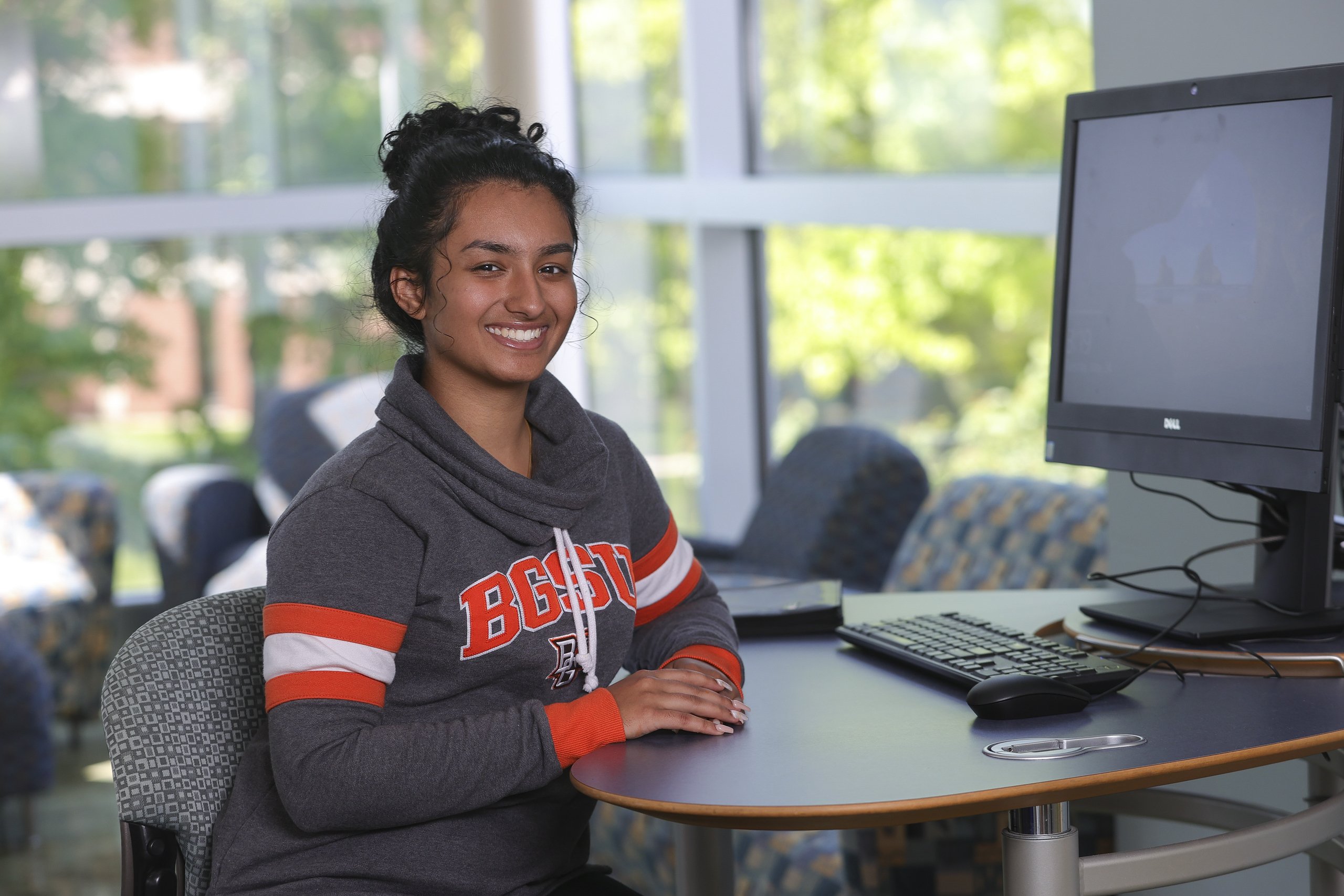 BGSU Firelands student gets hands-on education at the computer